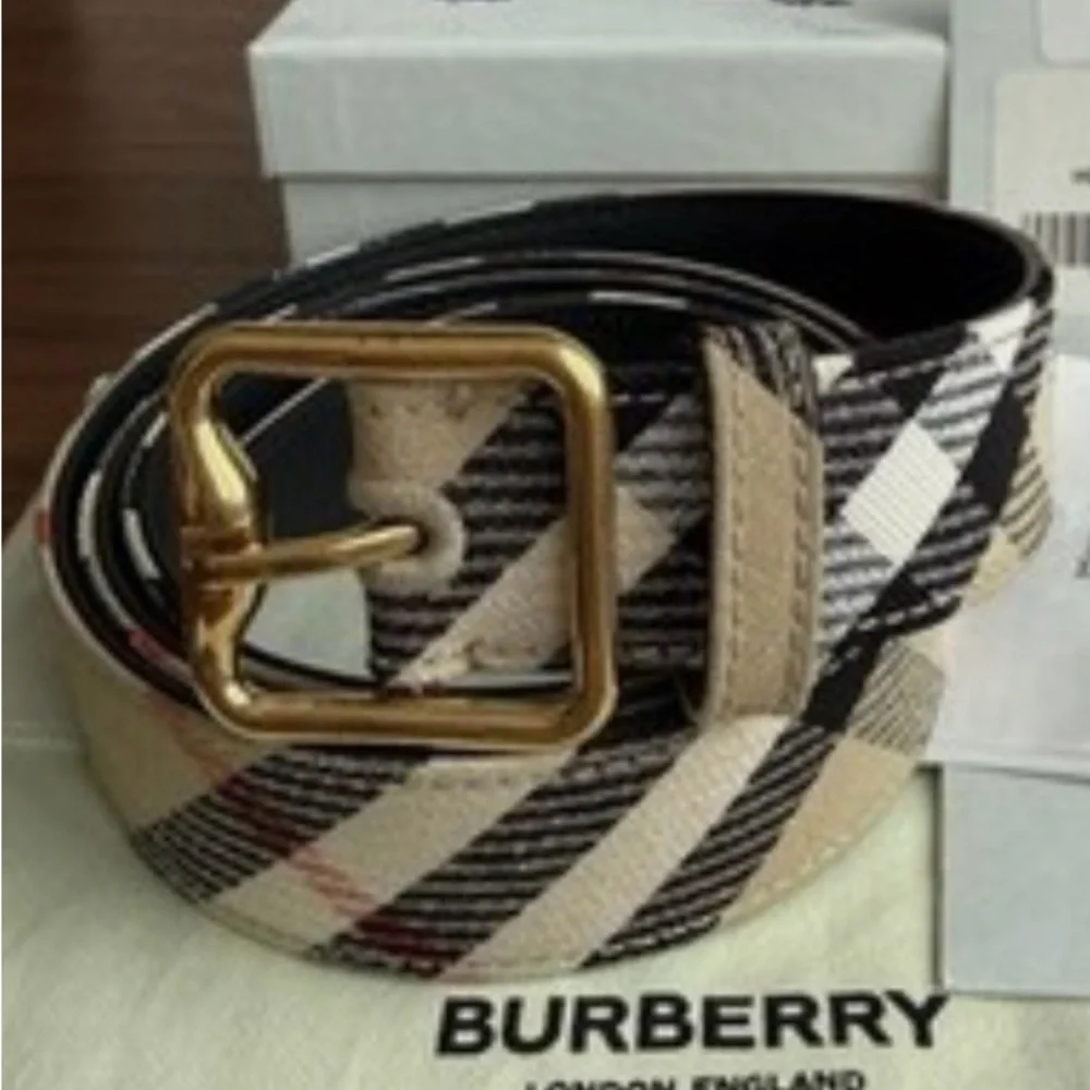 Burberry Check B Buckle Belt - Picture 5 of 8